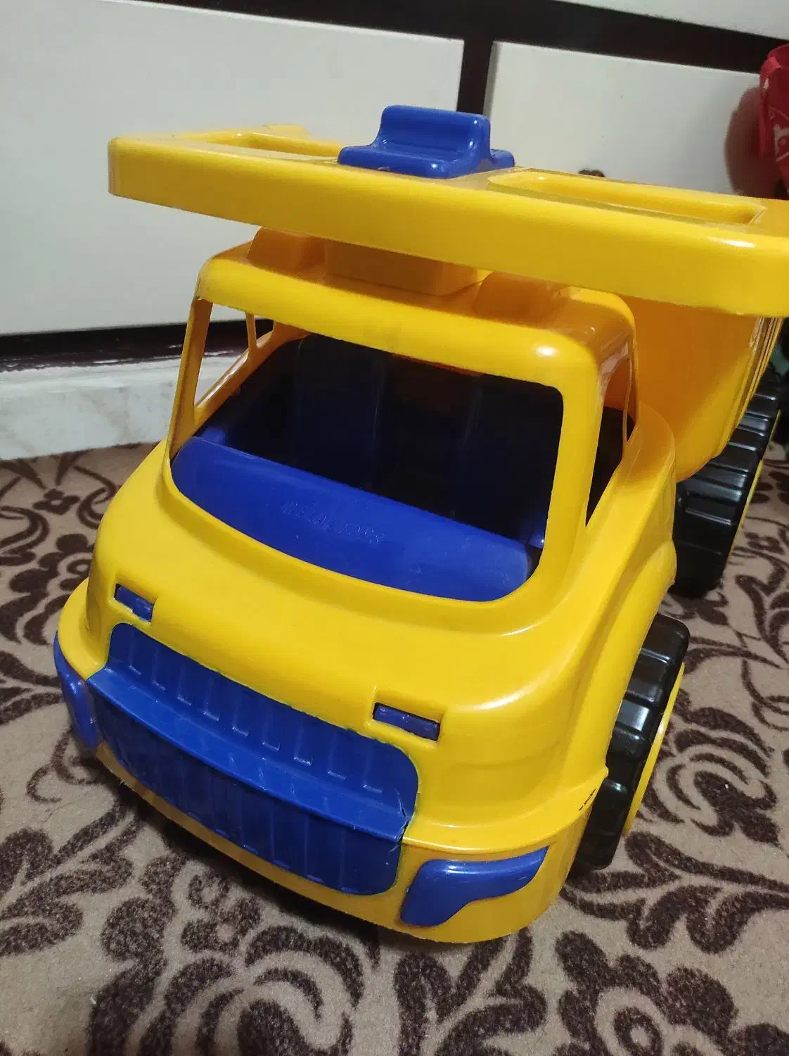 ماشین کامیون|اسباب‌بازی بچه|رشت, رشتیان|دیوار