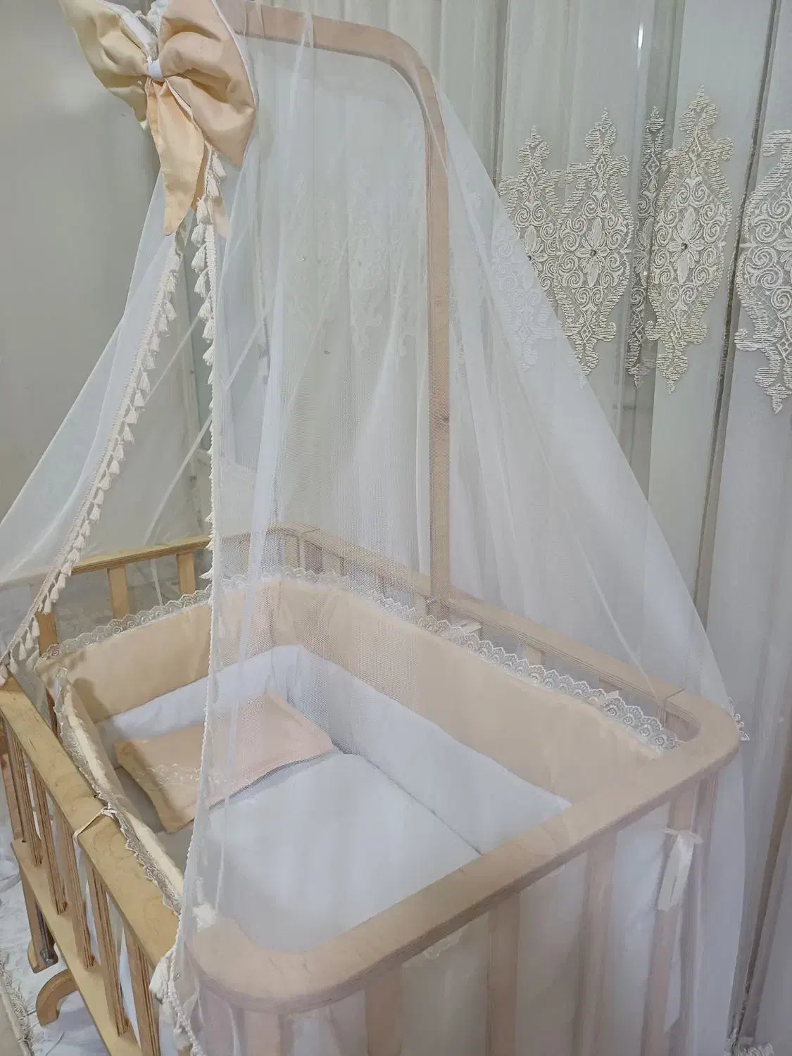 تخت نوزادی|تخت و صندلی بچه|زرندیه, |دیوار