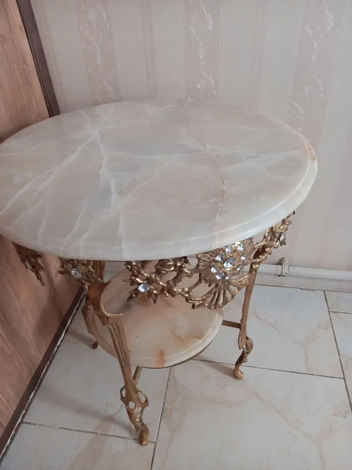 میز برنز|مبلمان خانگی و میز عسلی|اندیشه, اندیشه فاز ۱|دیوار