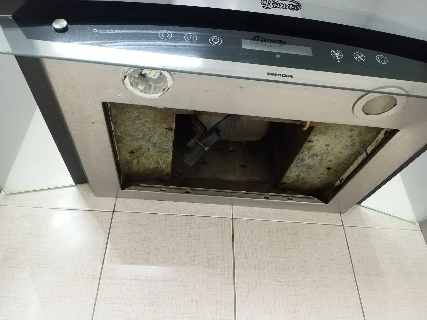 هود|هود|ری, دولت‌آباد|دیوار