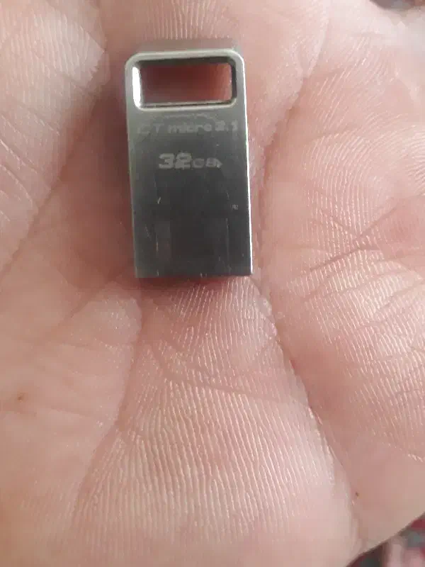 فلش ۳۲ گیگ با سرعت بالا|لوازم جانبی موبایل و تبلت|کرمانشاه, |دیوار