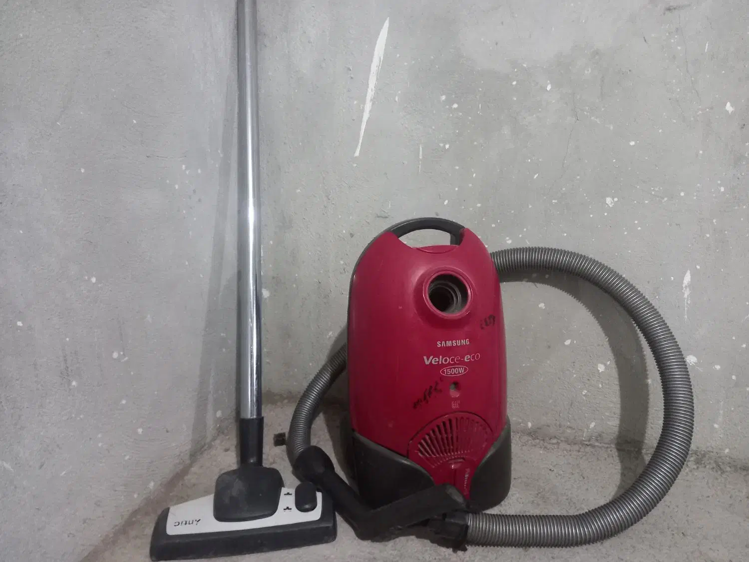 جاروبرقی|جاروبرقی، جارو شارژی، بخارشو|مهاجران, |دیوار