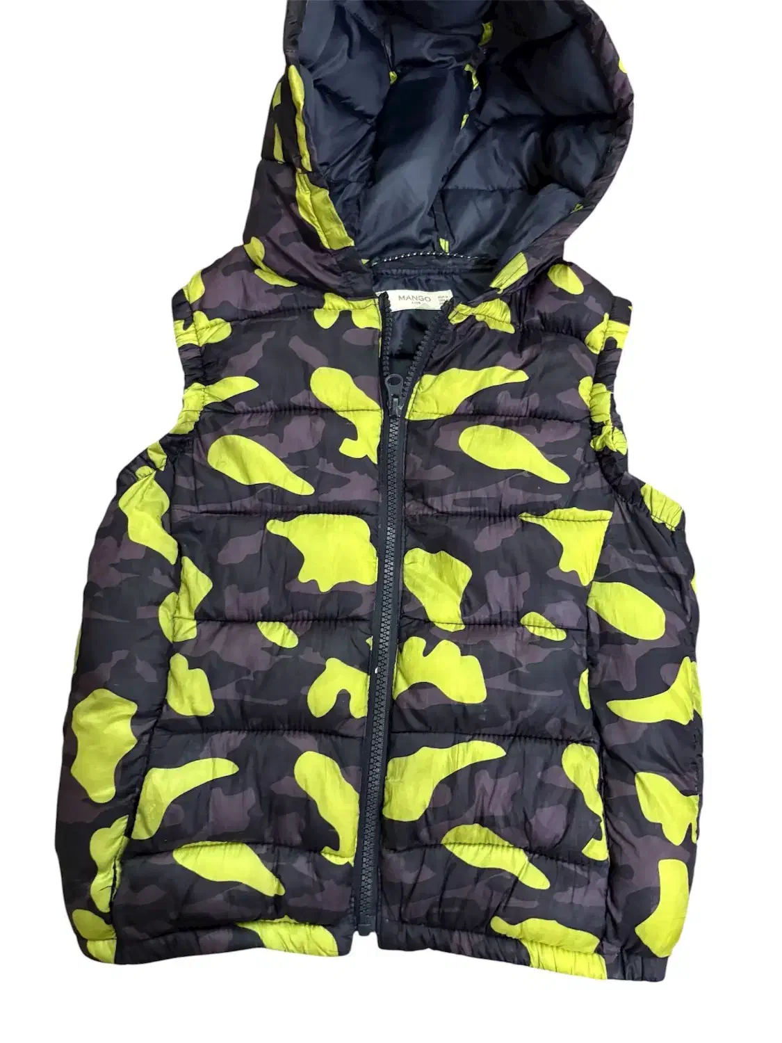 جلیقه بچه|لباس|رشت, گلسار|دیوار