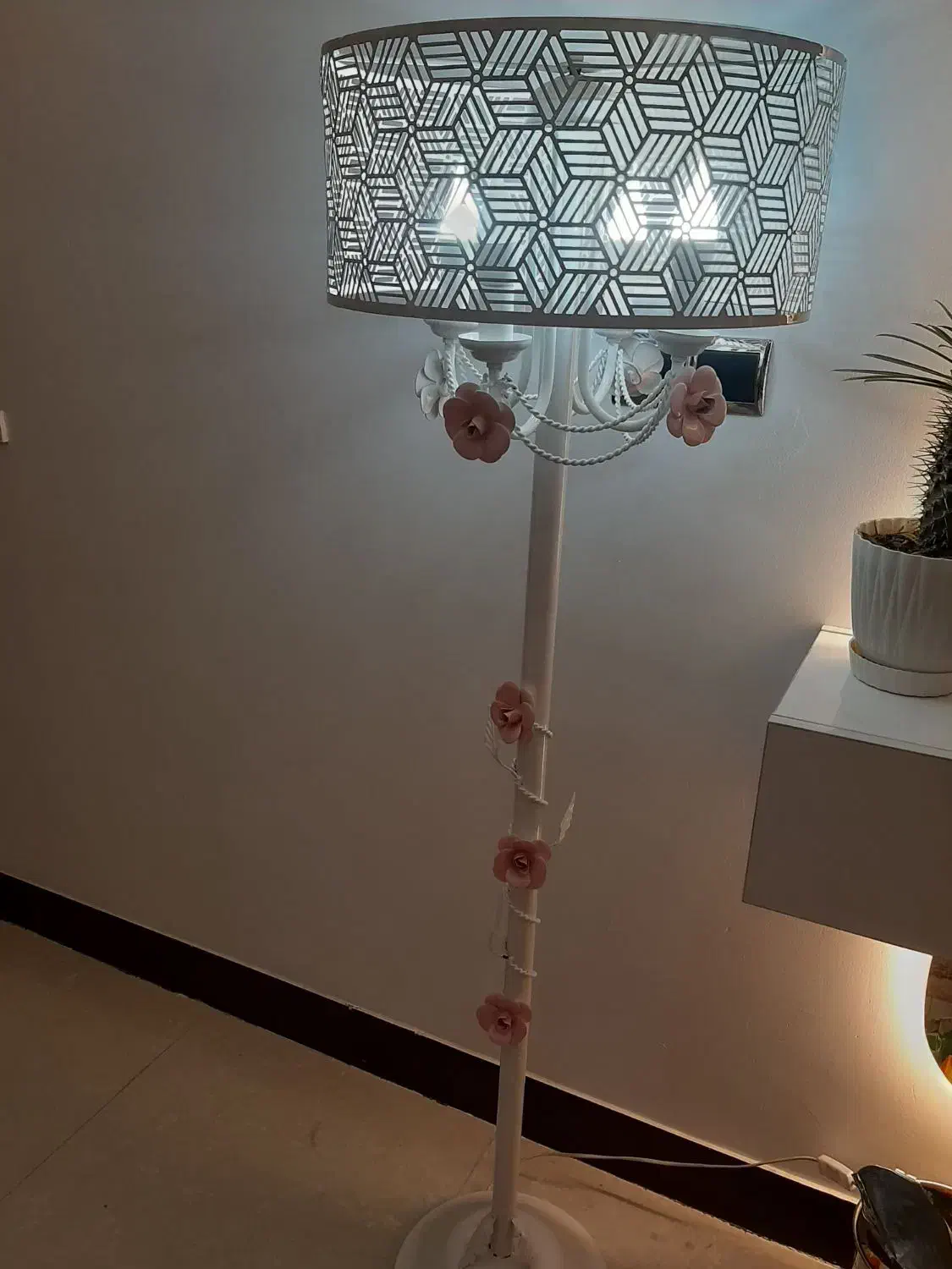 اباژور|چراغ خواب و آباژور|قم, آزادگان|دیوار