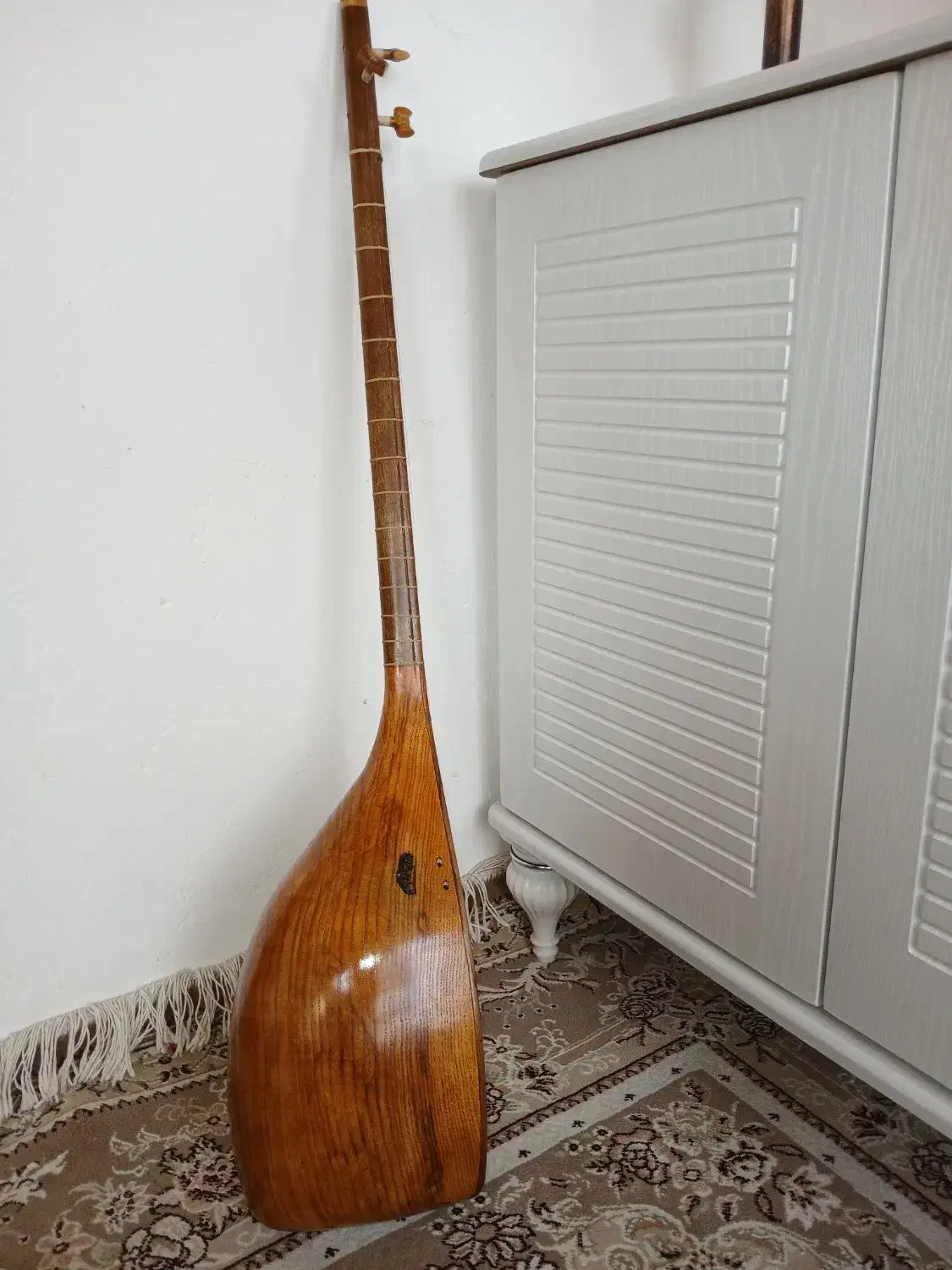 تنبور خوش صدا|سازهای سنتی|نورآباد, |دیوار