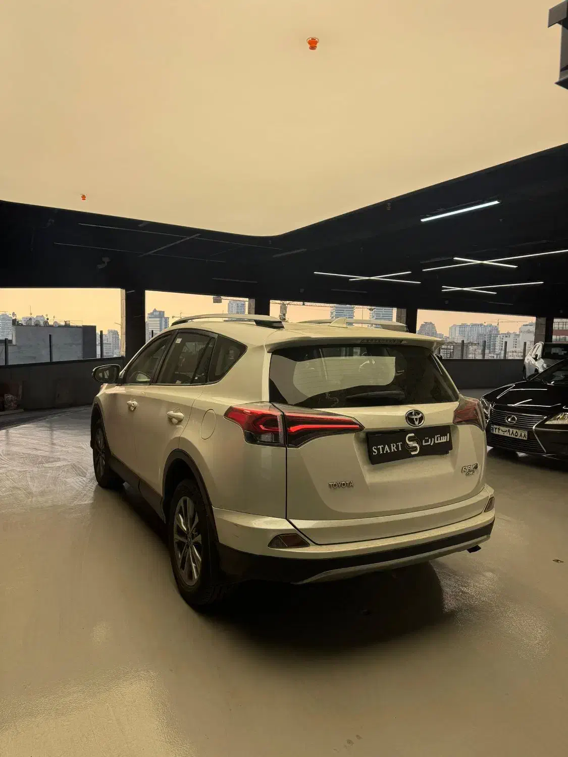 راو۴، ۲۰۱۷ بدون رنگ|خودرو سواری و وانت|تهران, حکمت|دیوار