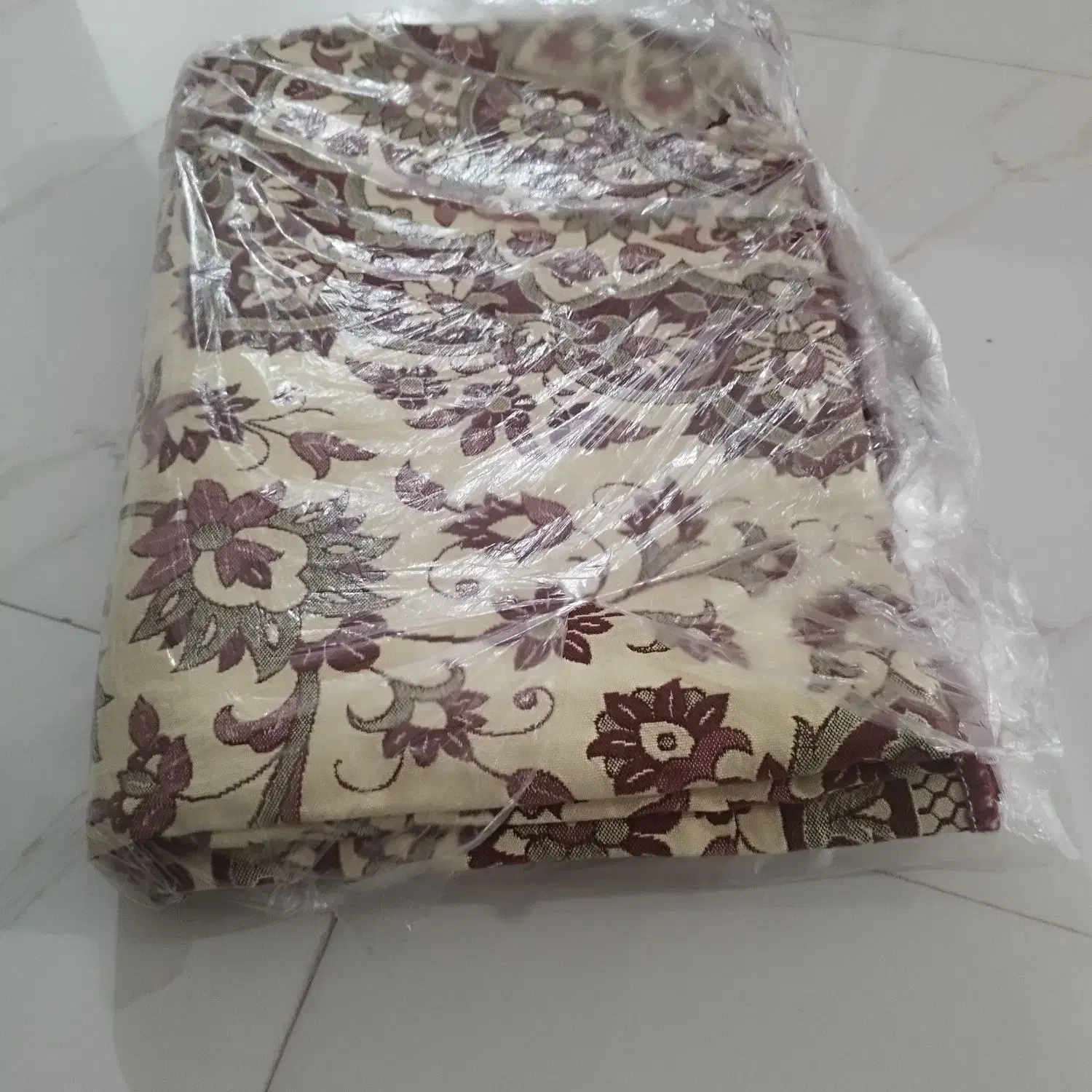 رو فرشی ۱۲ متری کار کرده|روفرشی|شیراز, شهرک بزین|دیوار