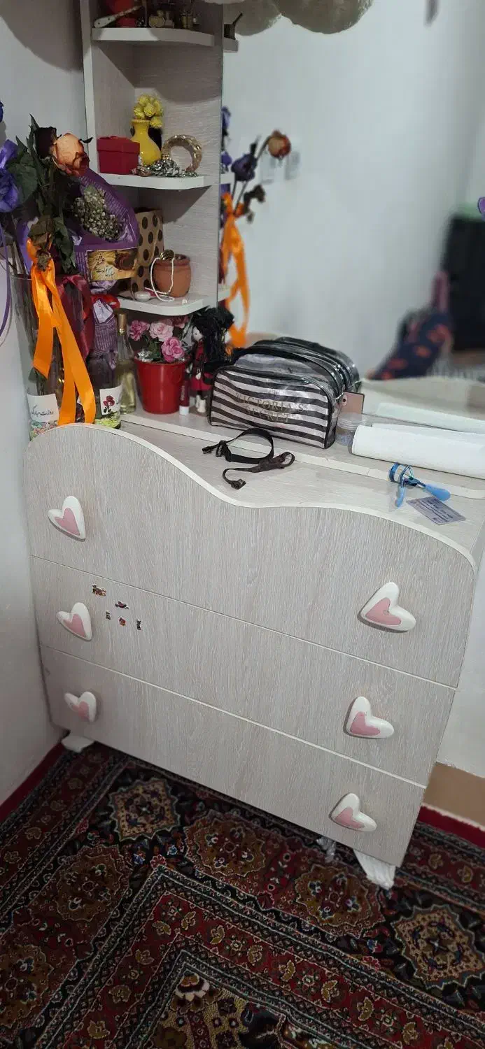 سرویس کمد نوجوان دخترانه در حد نو|تخت و سرویس خواب|خرمدره, |دیوار