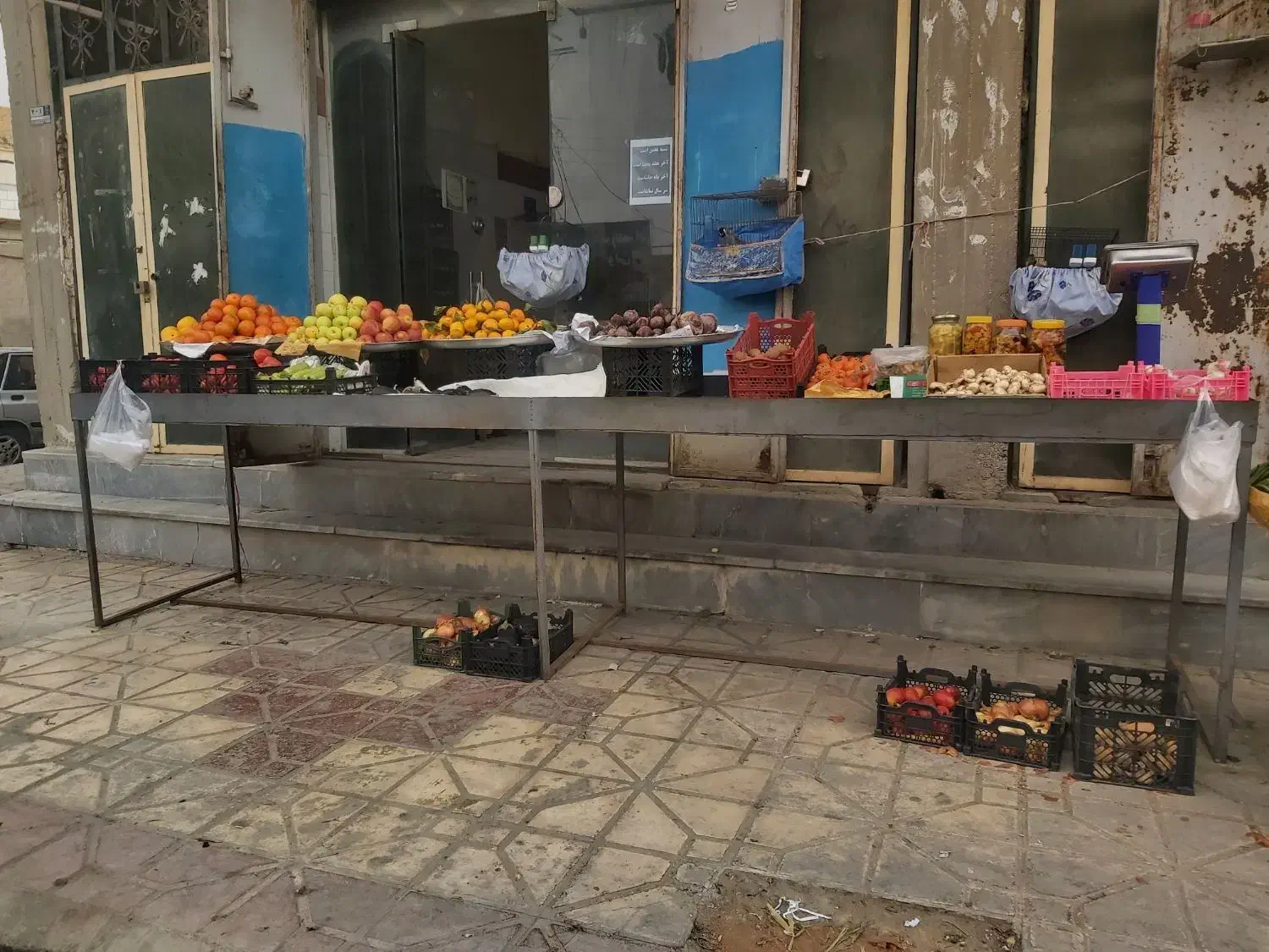 فروش تخت تره بار آهنی|فروشگاه و مغازه|بندر گناوه, |دیوار