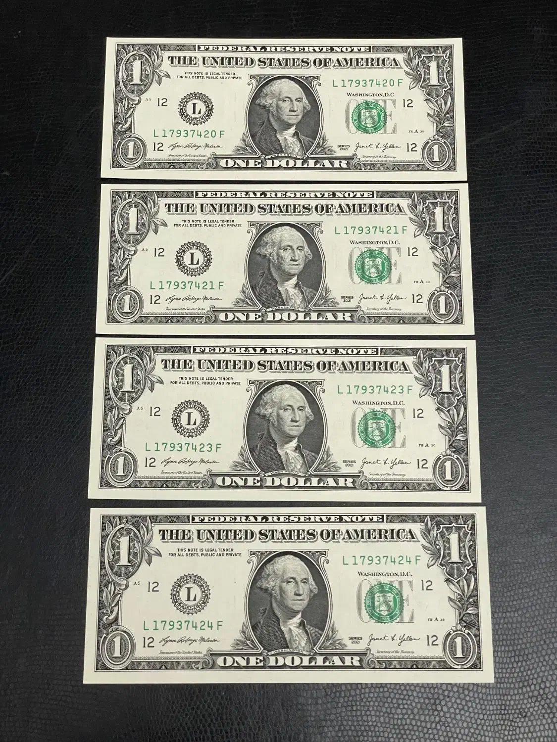 1 دلاری جفت از یک بسته|کلکسیون سکه، تمبر، اسکناس|تهران, ایرانشهر|دیوار