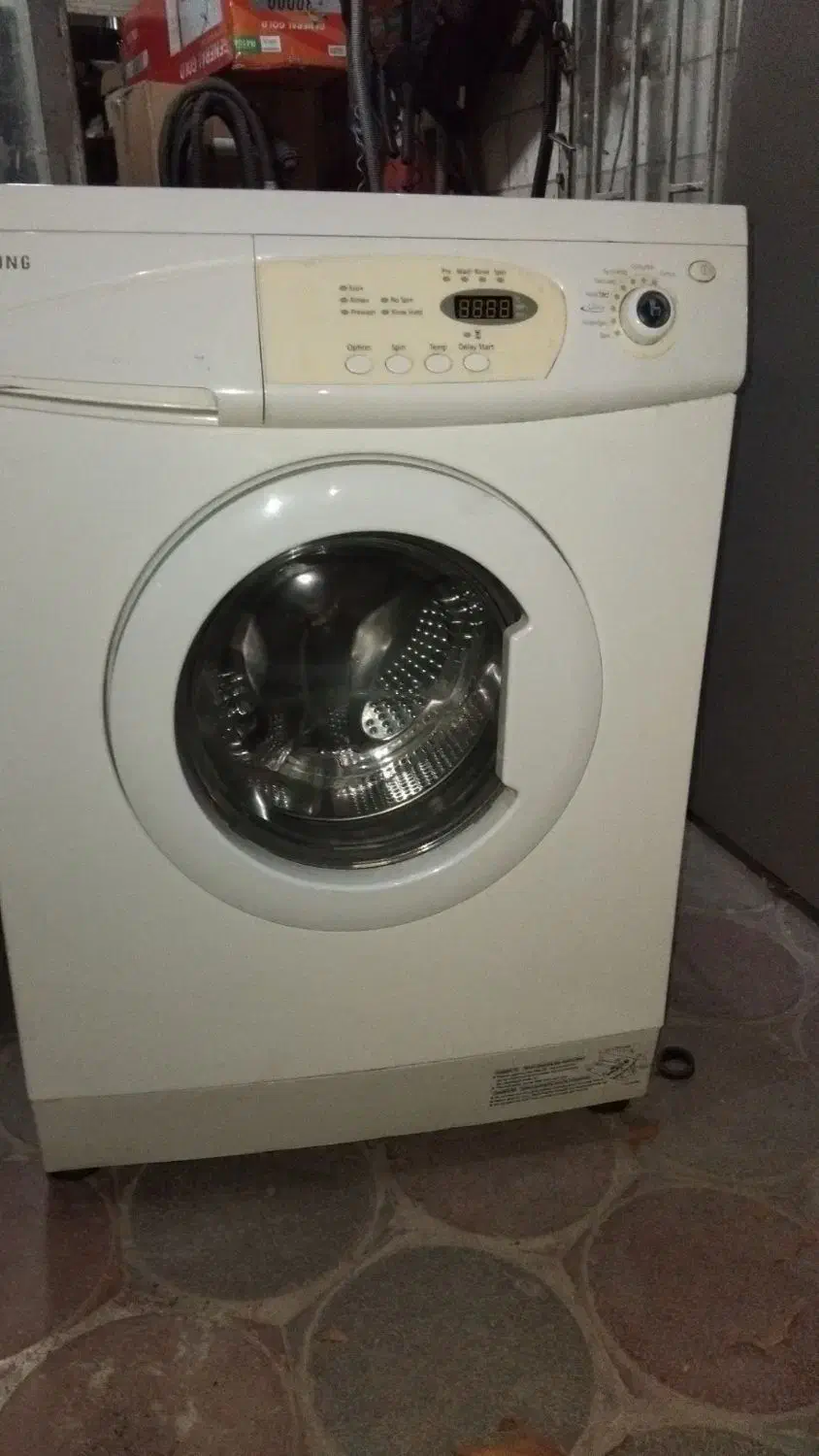 لباس شویی|ماشین لباسشویی و خشککن لباس|صحنه, |دیوار