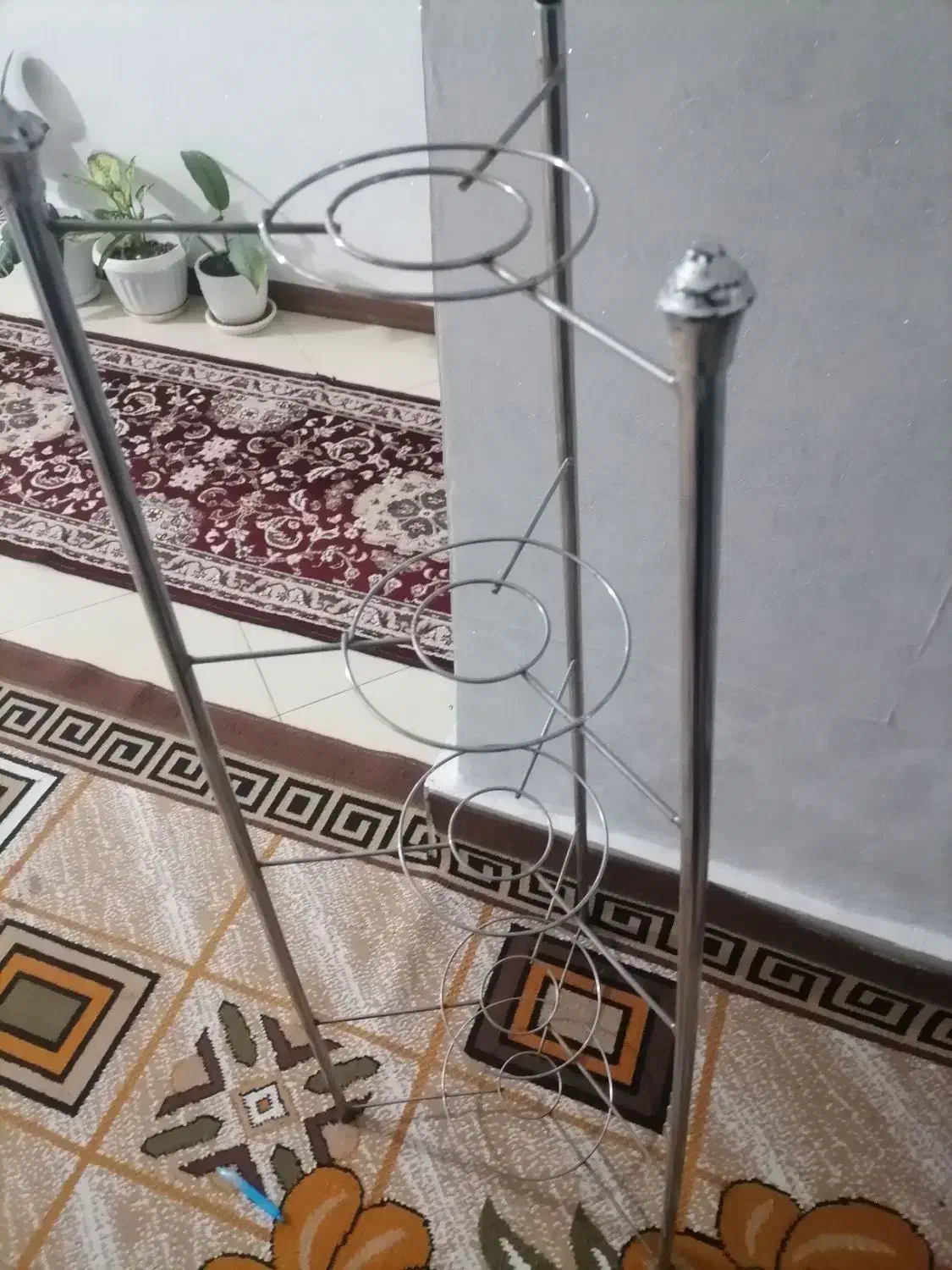 پایه قابلمه|آب‌چکان و نظم‌دهنده ظروف|گلبهار, شهر جدید گلبهار|دیوار