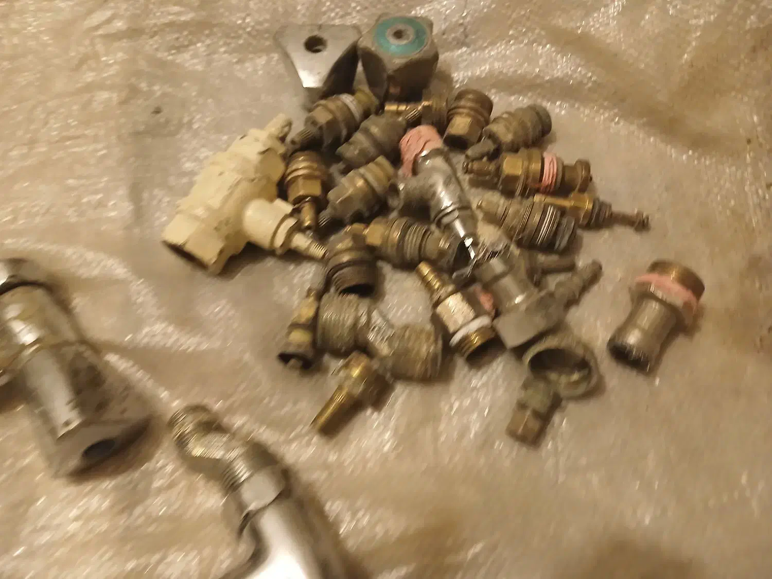 شیر الات|لوازم سرویس بهداشتی|تبریز, |دیوار