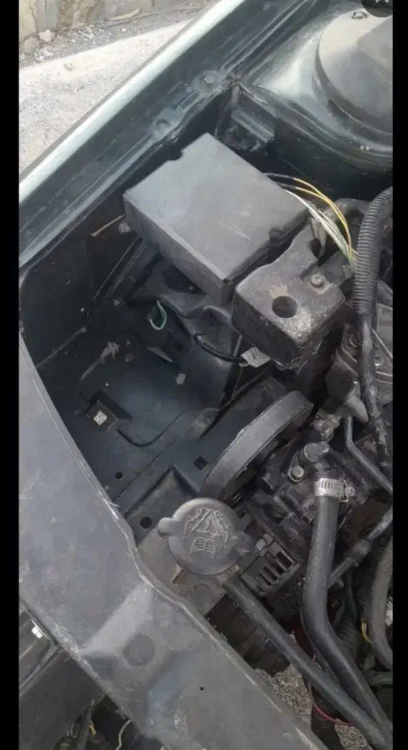 پژو ۴۰۵ مدل ۸۲ یشمی متالیک|خودرو سواری و وانت|زابل, |دیوار