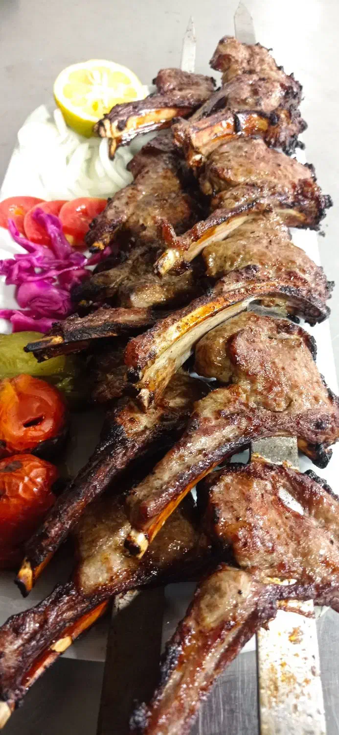 سراشپز غذای ایرانی شاندیزی هستم|استخدام خدمات فروشگاه و رستوران|مشهد, رده|دیوار