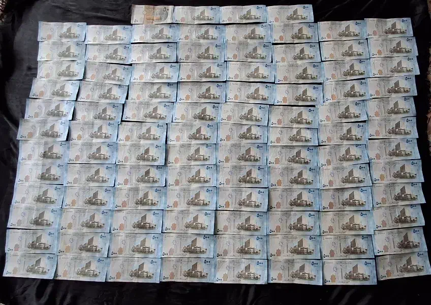 اسکناس خارجی کلکسیونی صدقطعه|کلکسیون سکه، تمبر، اسکناس|نجفآباد, شریعتی غربی|دیوار