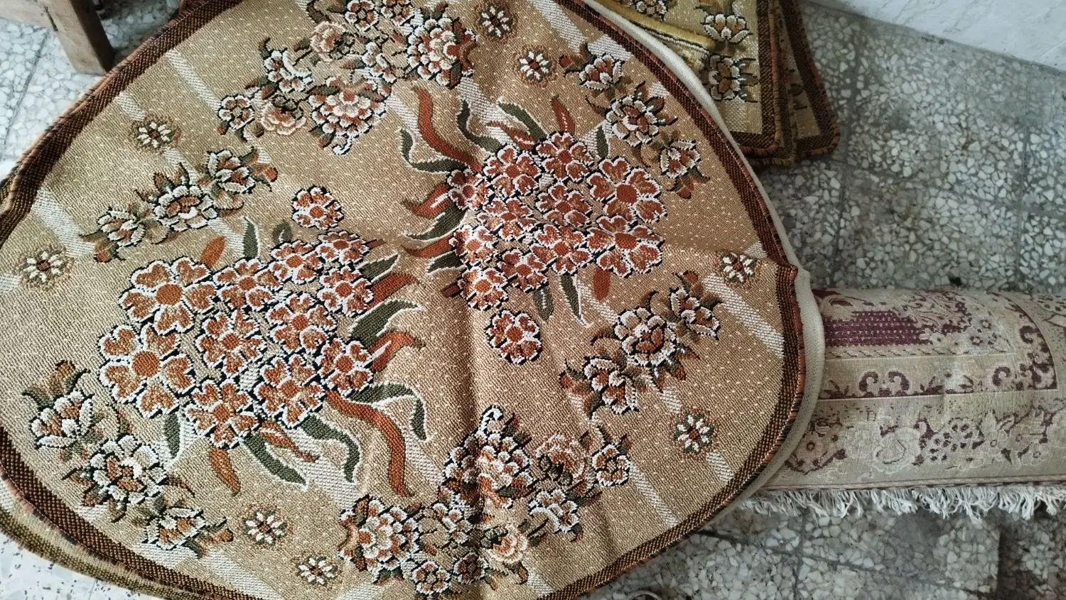پادری|پادری|لاهیجان, کوی آزادگان|دیوار