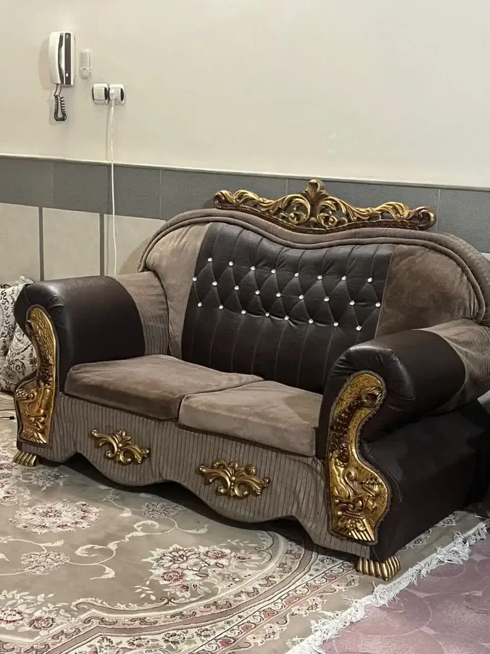 جلو مبلی و عسلی ومبلی چرم|مبلمان خانگی و میز عسلی|قم, شهرک امام حسن|دیوار