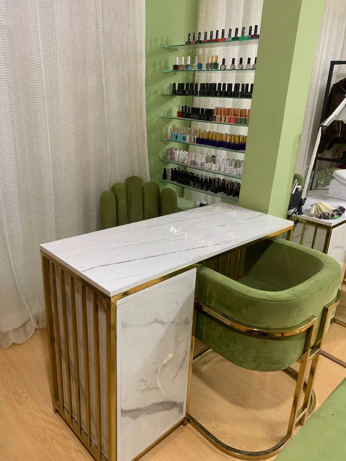 میز ناخن|اجارهٔ دفتر کار، اتاق اداری، مطب|اردبیل, |دیوار