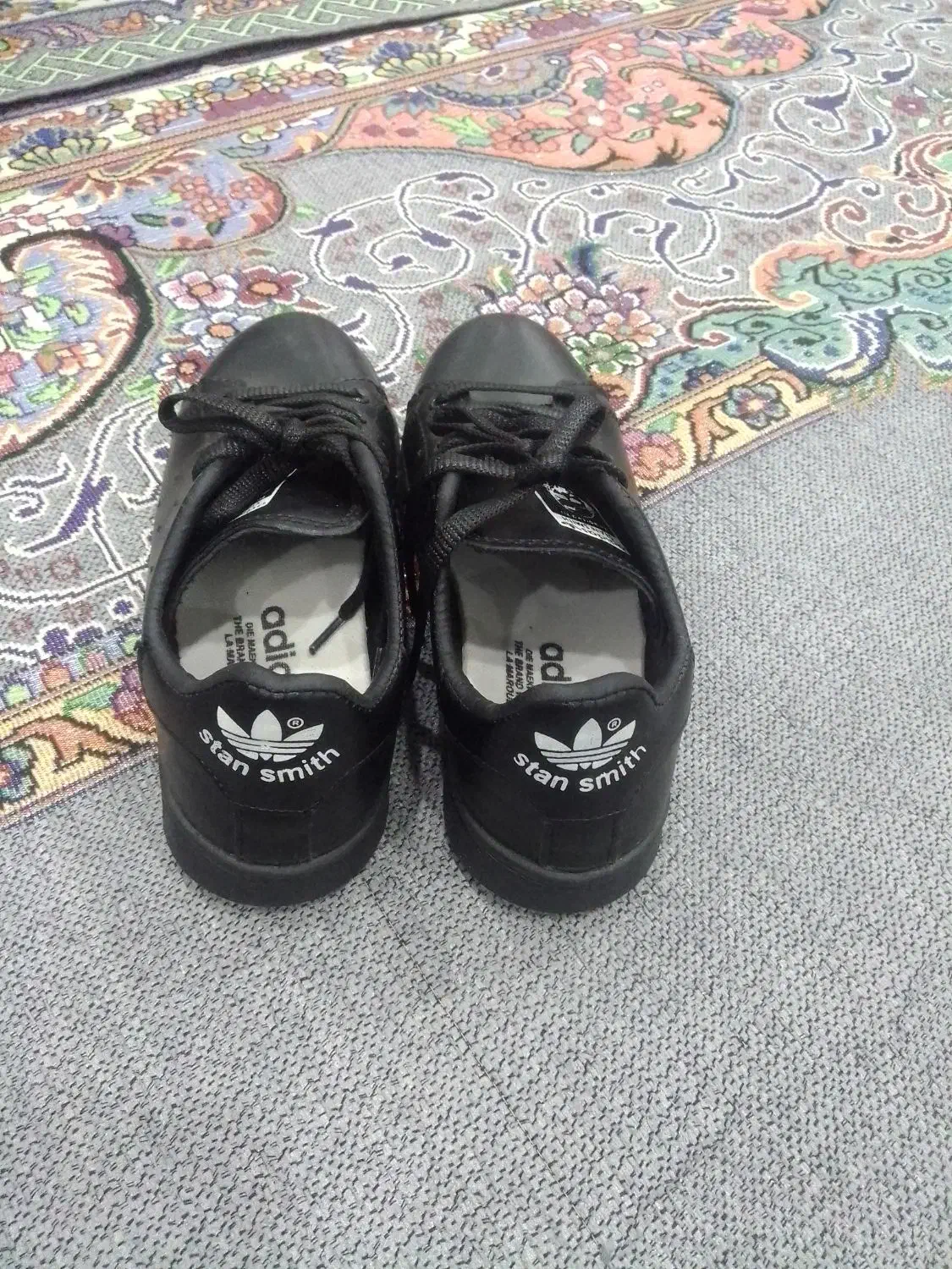 کتونی آدیداس مشکی چرم|کیف، کفش، کمربند|سنگر, |دیوار