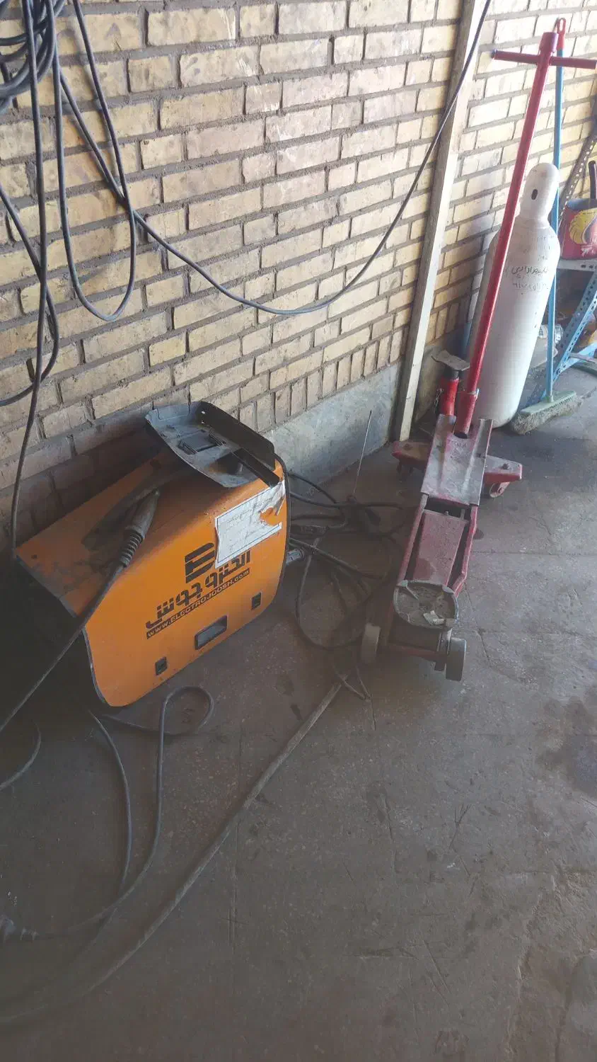 لوازم یدکی و ابزار کار|قطعات یدکی و لوازم جانبی|اقلید, |دیوار