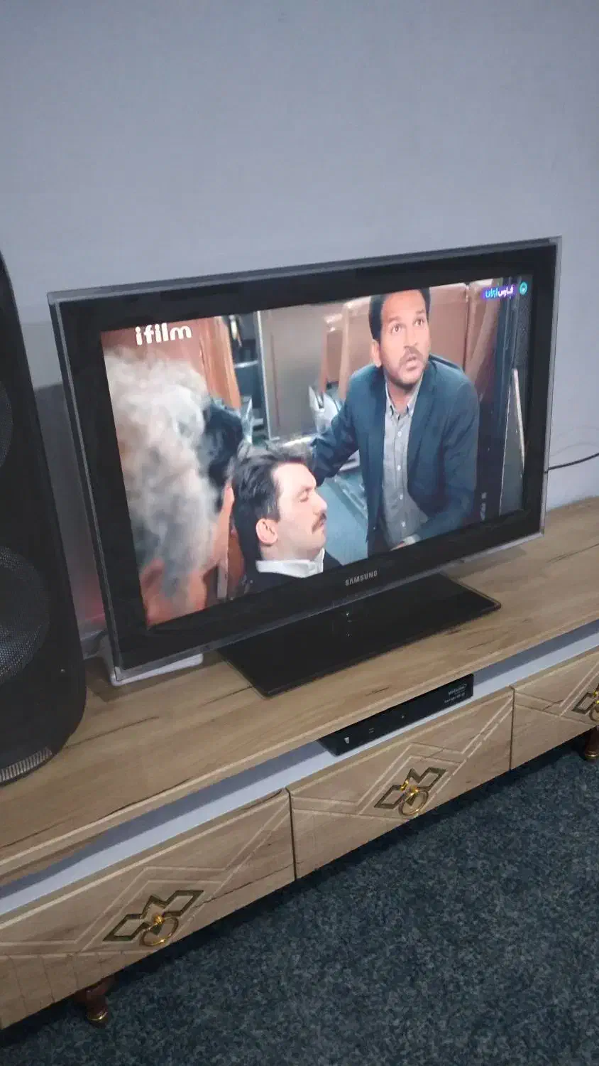 تلویزیون سامسونگ ۳۲اینچ|تلویزیون و پروژکتور|بروجرد, |دیوار