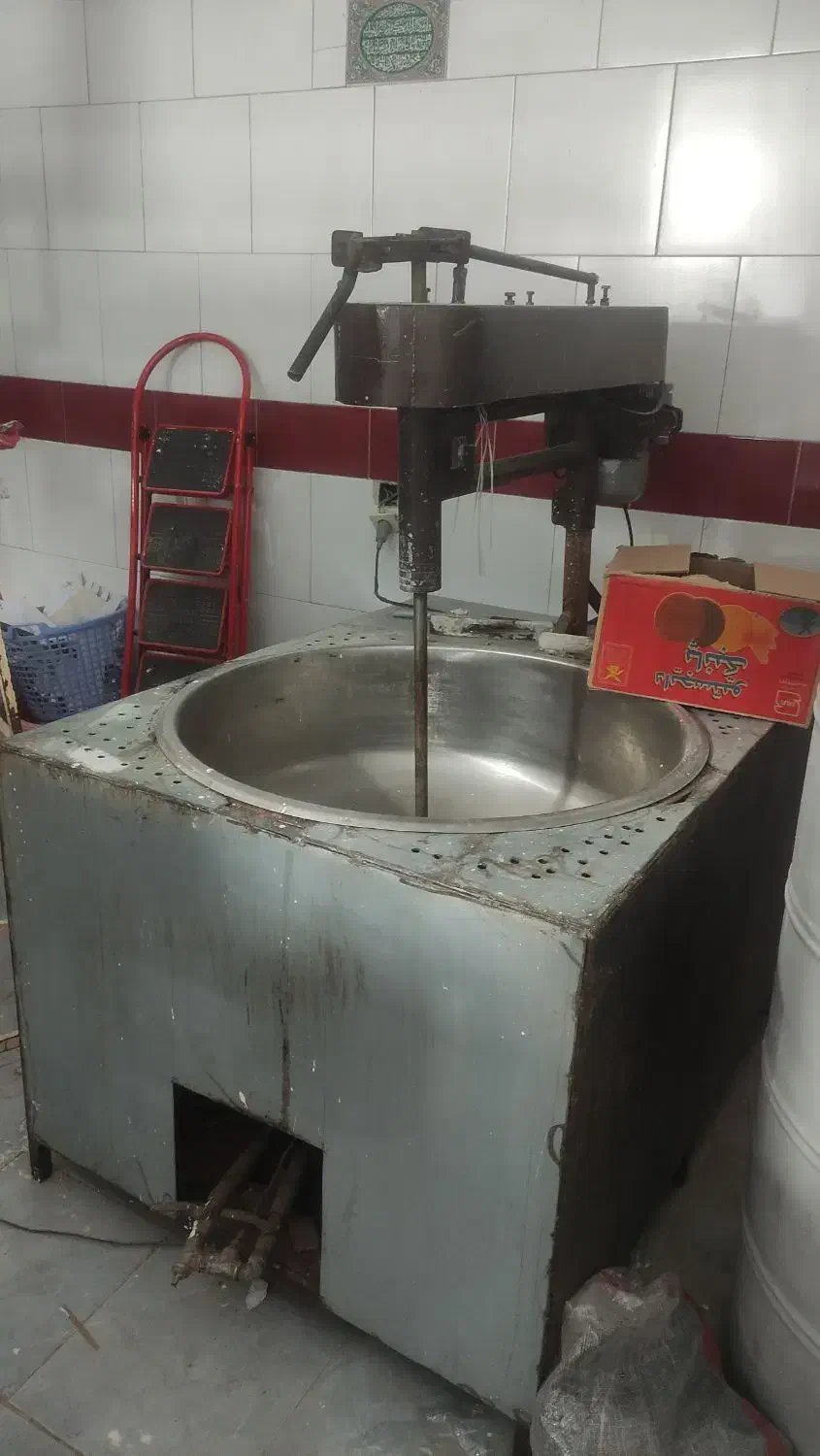 داغ زن چرخ سوهان|ظروف پختوپز|اصفهان, حصه شمالی|دیوار