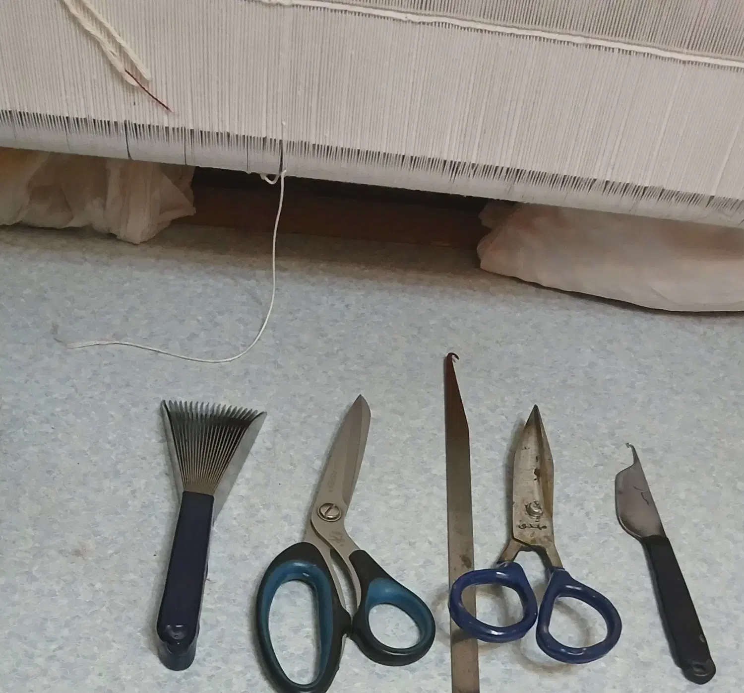 دارقالی با نخ و نقشه و تمامی وسایل مربوطه|تابلو فرش|تهران, مرزداران|دیوار