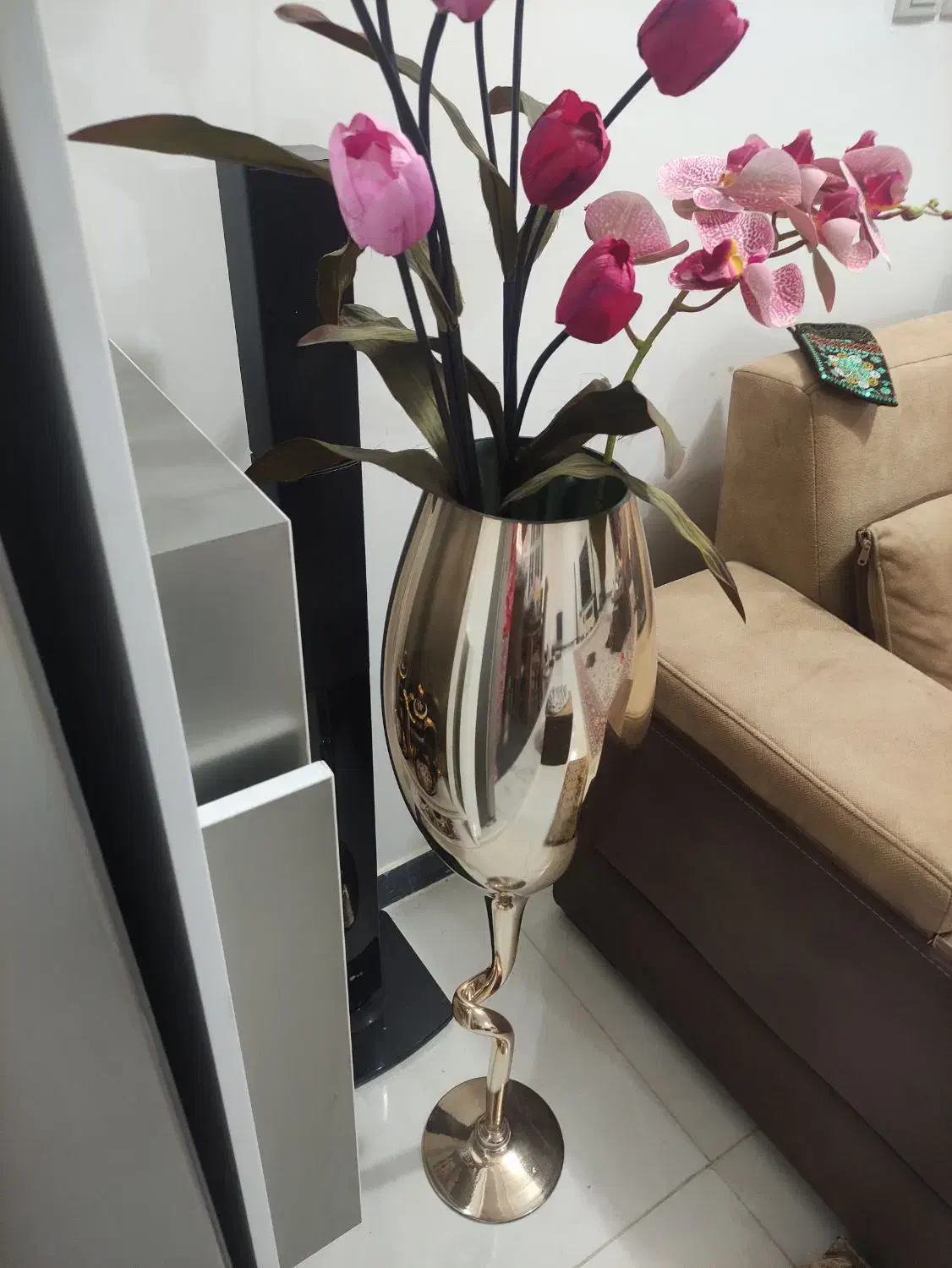 گلدان با گل|گل مصنوعی|بهبهان, |دیوار