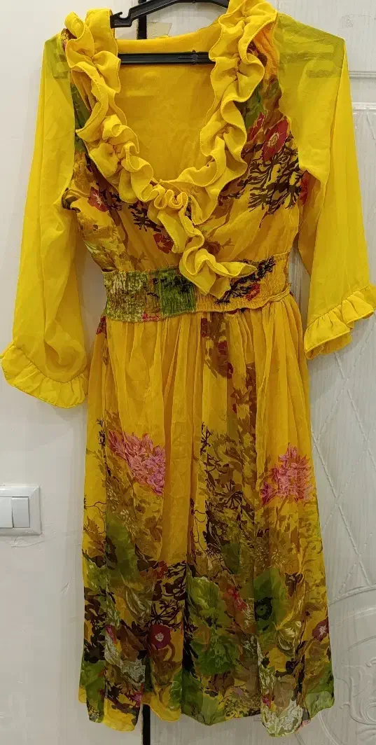 لباس مجلسی|لباس|رشت, گلسار|دیوار