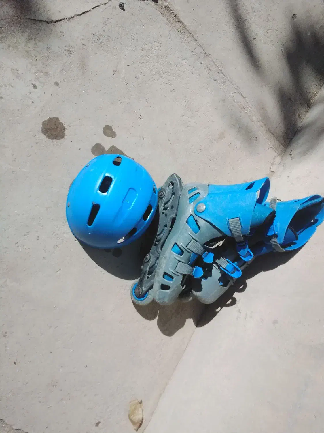 کفش اسکیت|دوچرخه، اسکیت، اسکوتر|تویسرکان, |دیوار