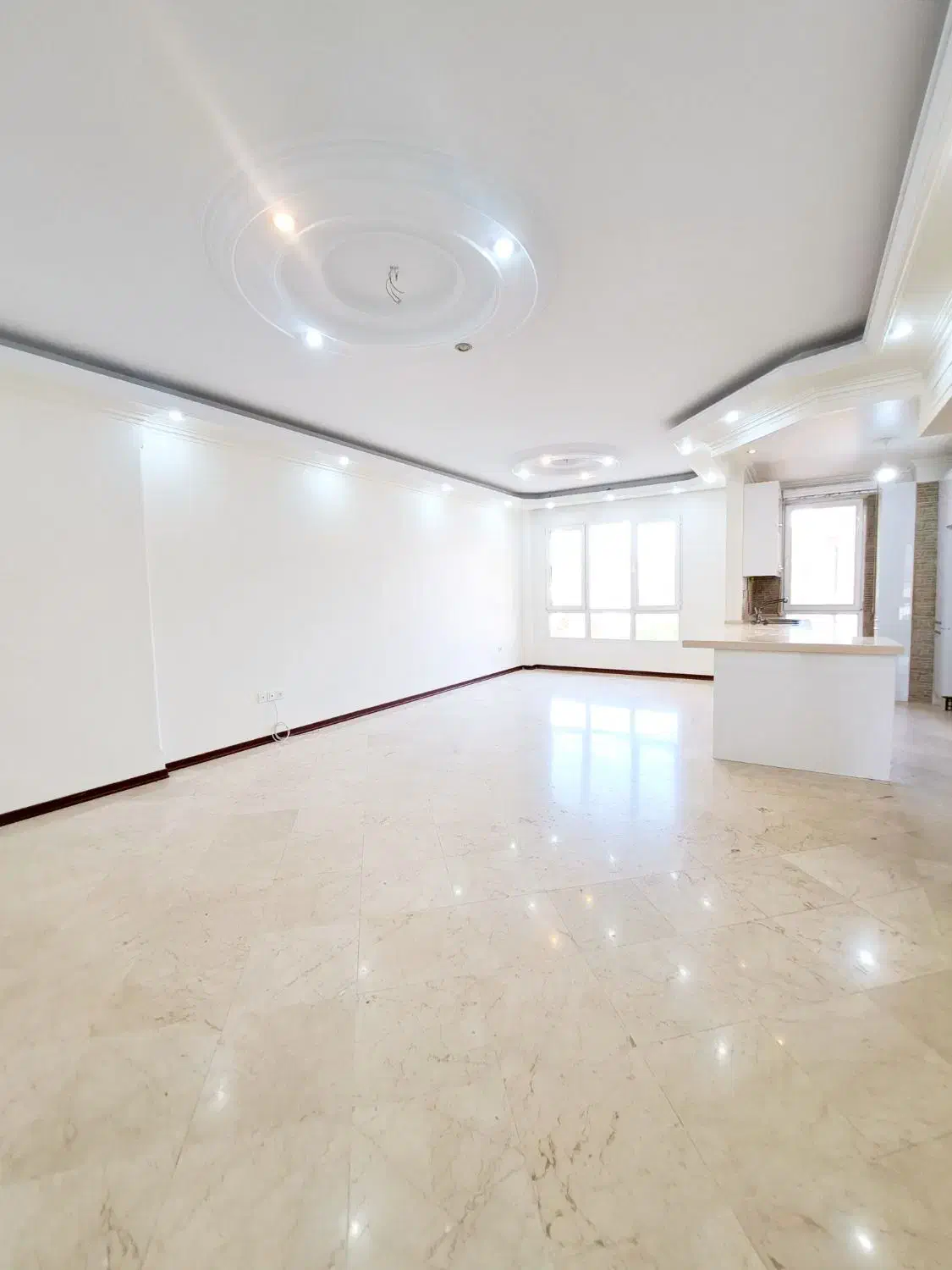 ۱۰۰ متر شیک اندرزگو بدون مشابه با گیت نگهبانی