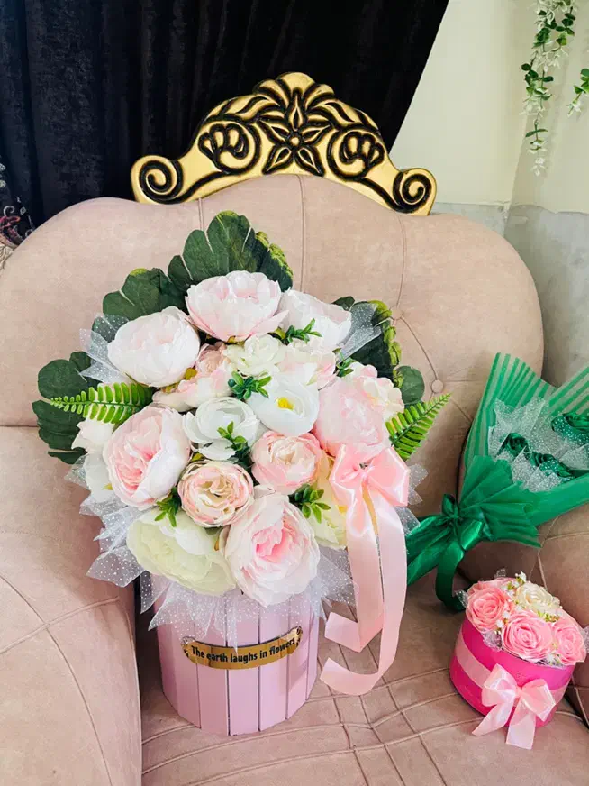 گل اماده|گل مصنوعی|یزد, |دیوار