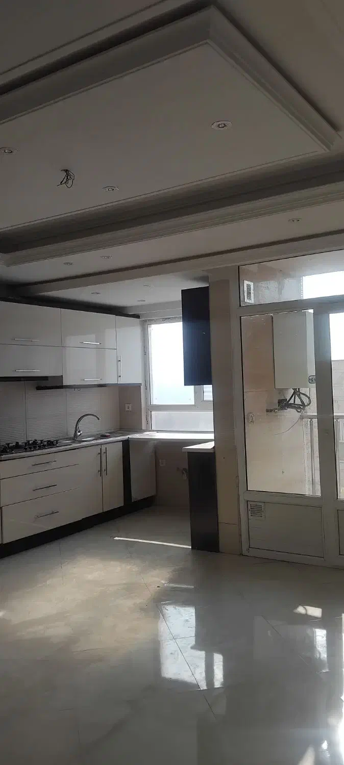 ۱۲۰ متر ، دو خوابه ، فول امکانات ، عادل و زرین