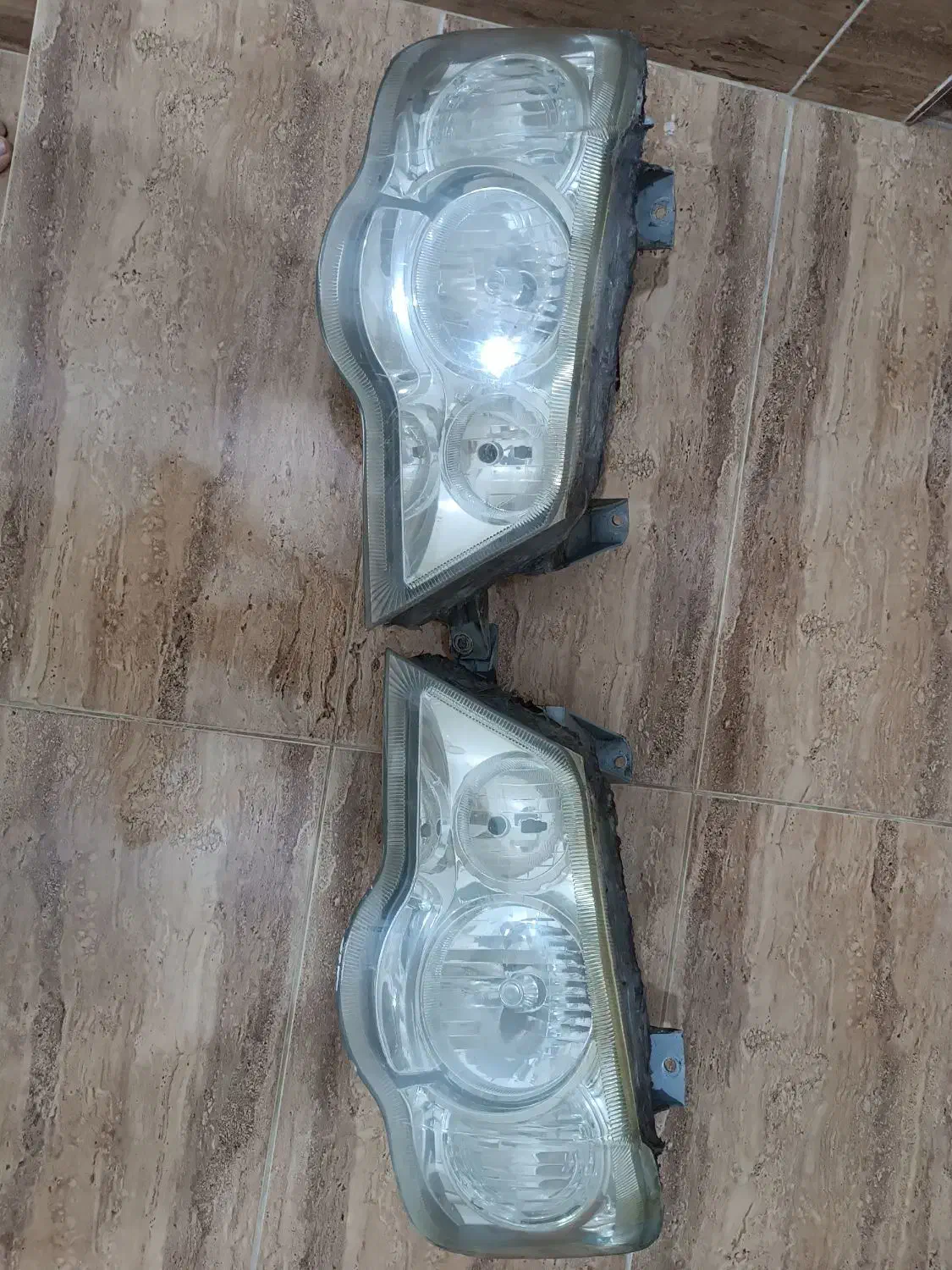 چراغ جلو 132 (جفت)|قطعات یدکی و لوازم جانبی|رشت, پیله داربن|دیوار