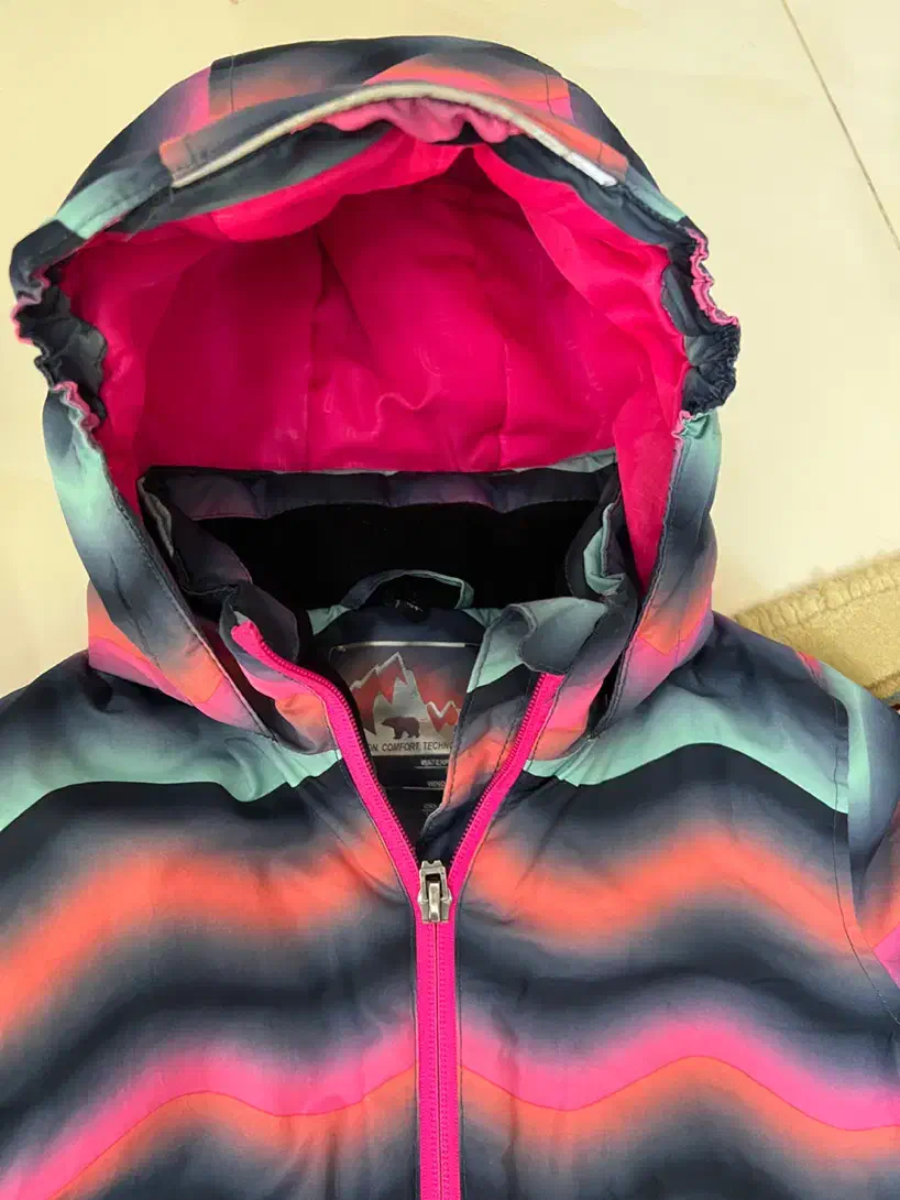 کاپشن هلندی|کفش و لباس بچه|شاهینشهر, شهرک گلدیس|دیوار