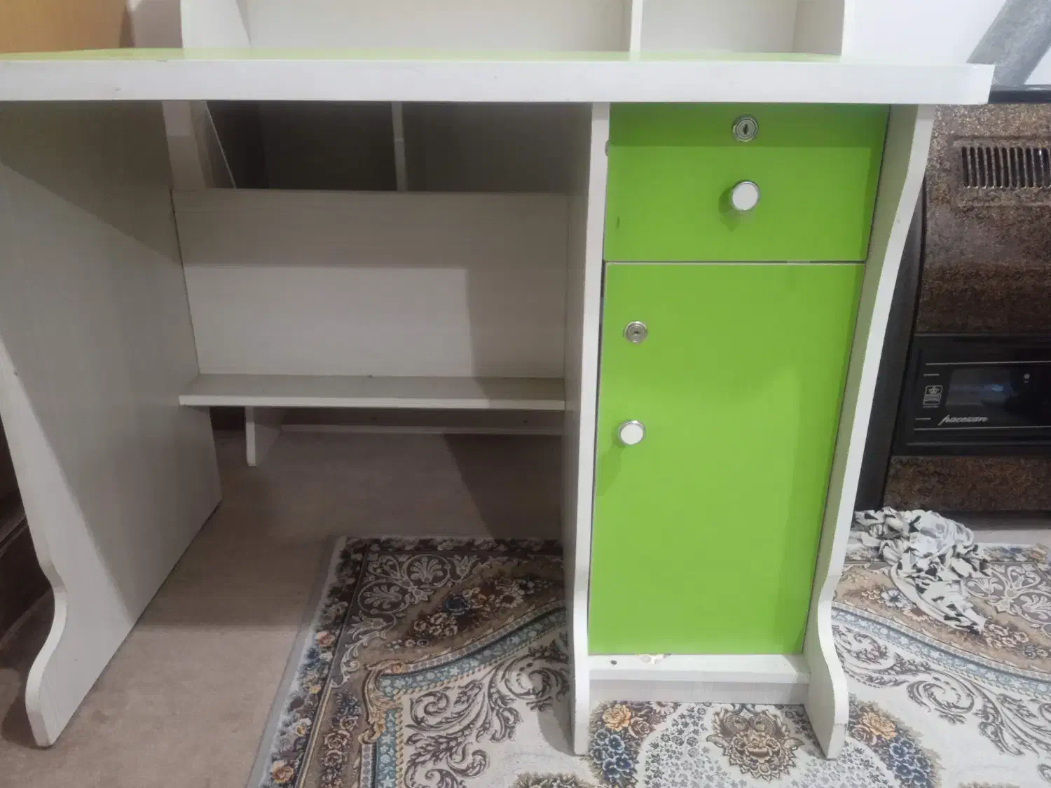 میز تحریر|میز تحریر و کامپیوتر|تربتحیدریه, شهرک ولیعصر|دیوار