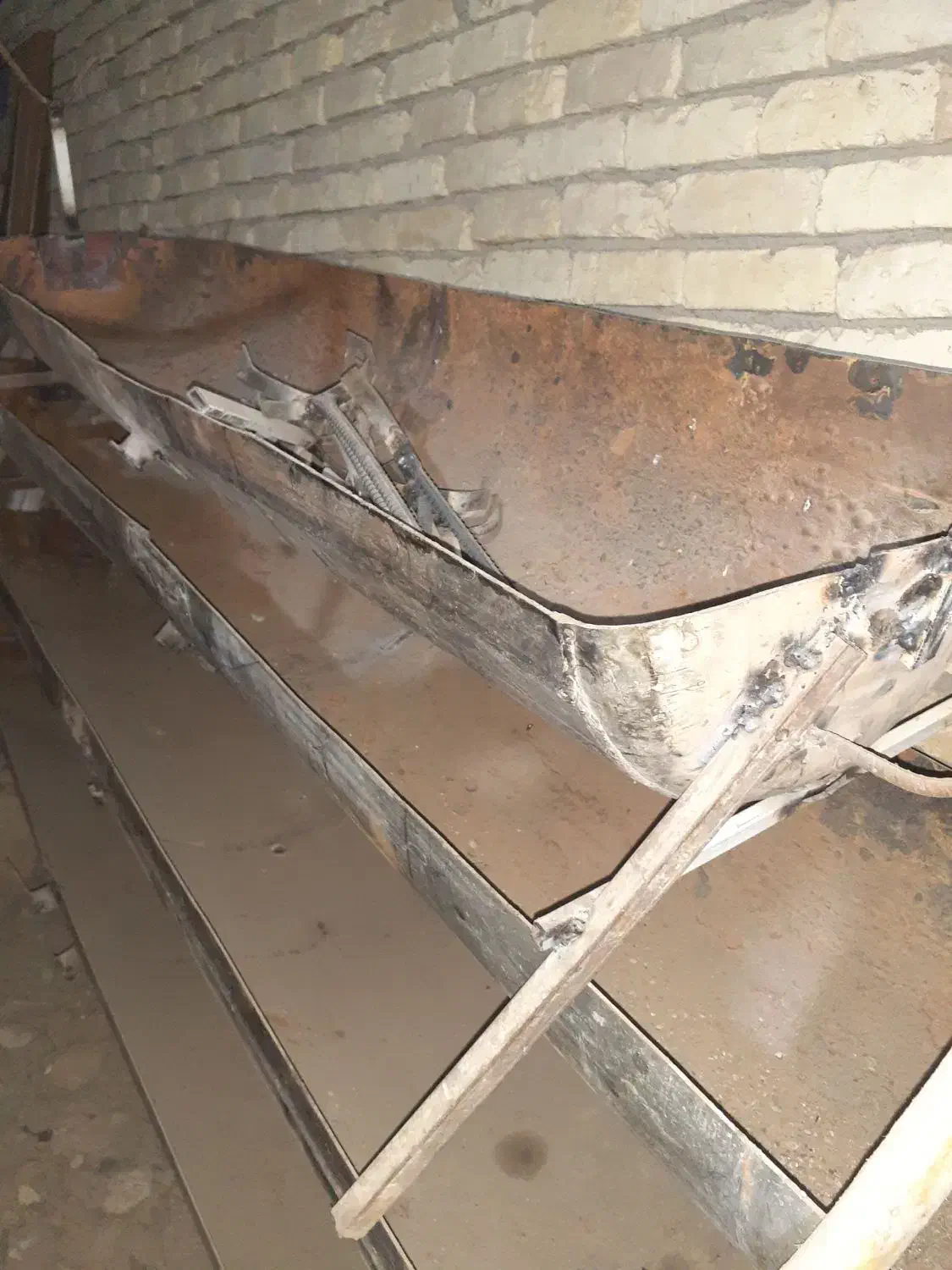 ساخت اخور گوسفندی ( با مخزن ابگرمکن)|لوازم جانبی حیوانات|اصفهان, جاوان|دیوار