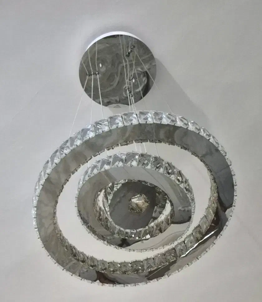 لوستر|لوستر و چراغ آویز|اسلام‌شهر, شهرک محمدیه|دیوار