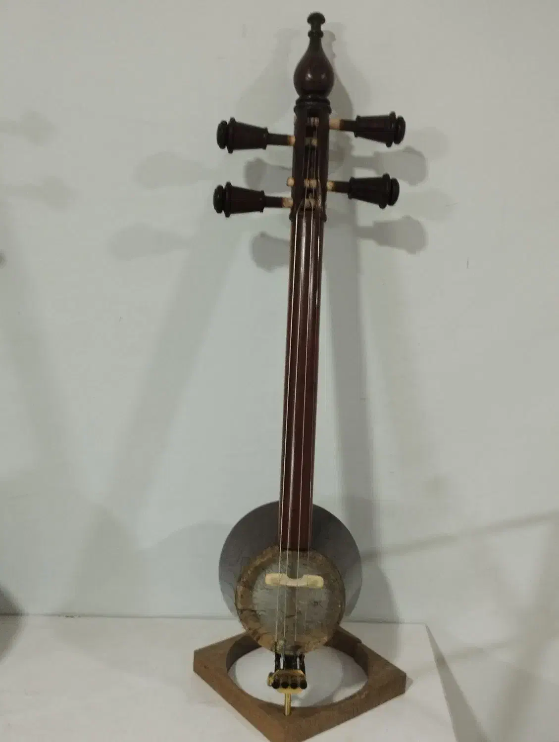 کمانچه پشت باز.لری.تال|سازهای سنتی|اراک, |دیوار