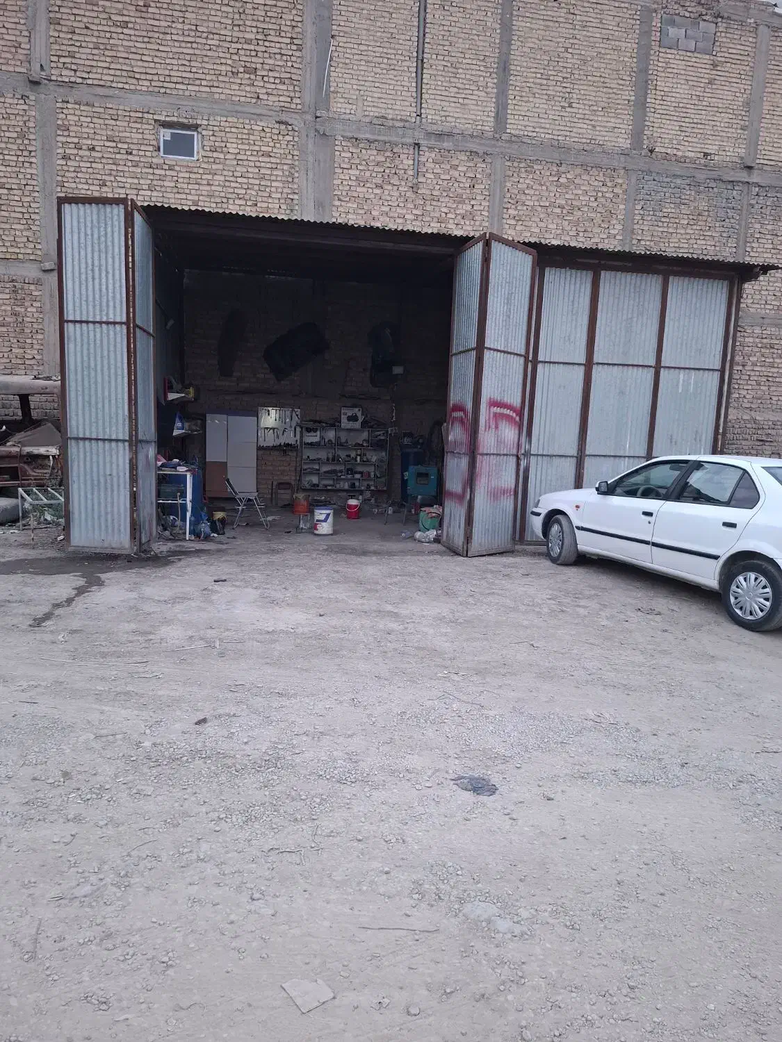 اجازه یک دهنه تجاری واقع در گاراژ|اجارهٔ مغازه و غرفه|مرودشت, شهرک مهدیه|دیوار