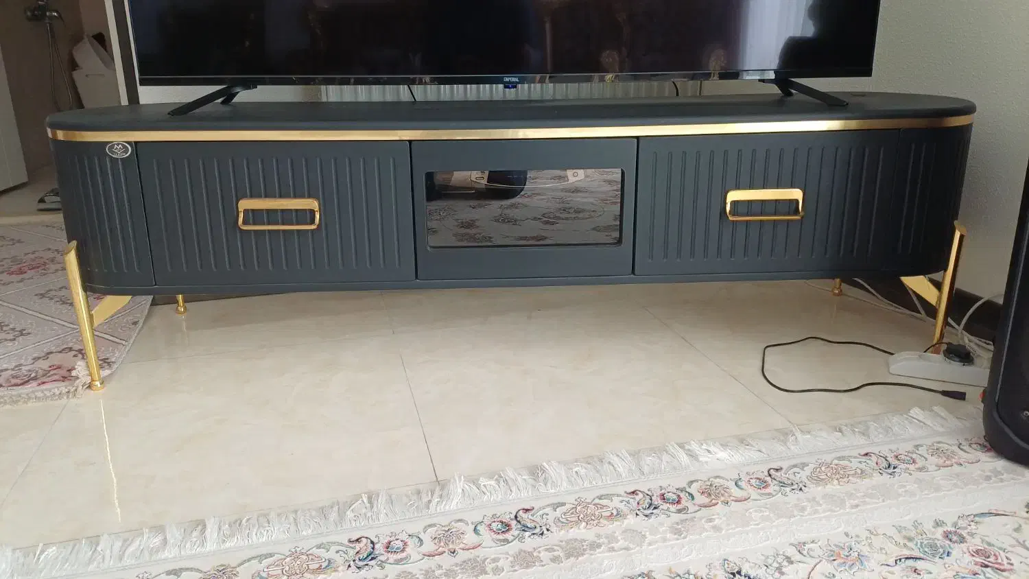 میز TV|میز تلویزیون|شاهین‌شهر, خانه کارگر|دیوار