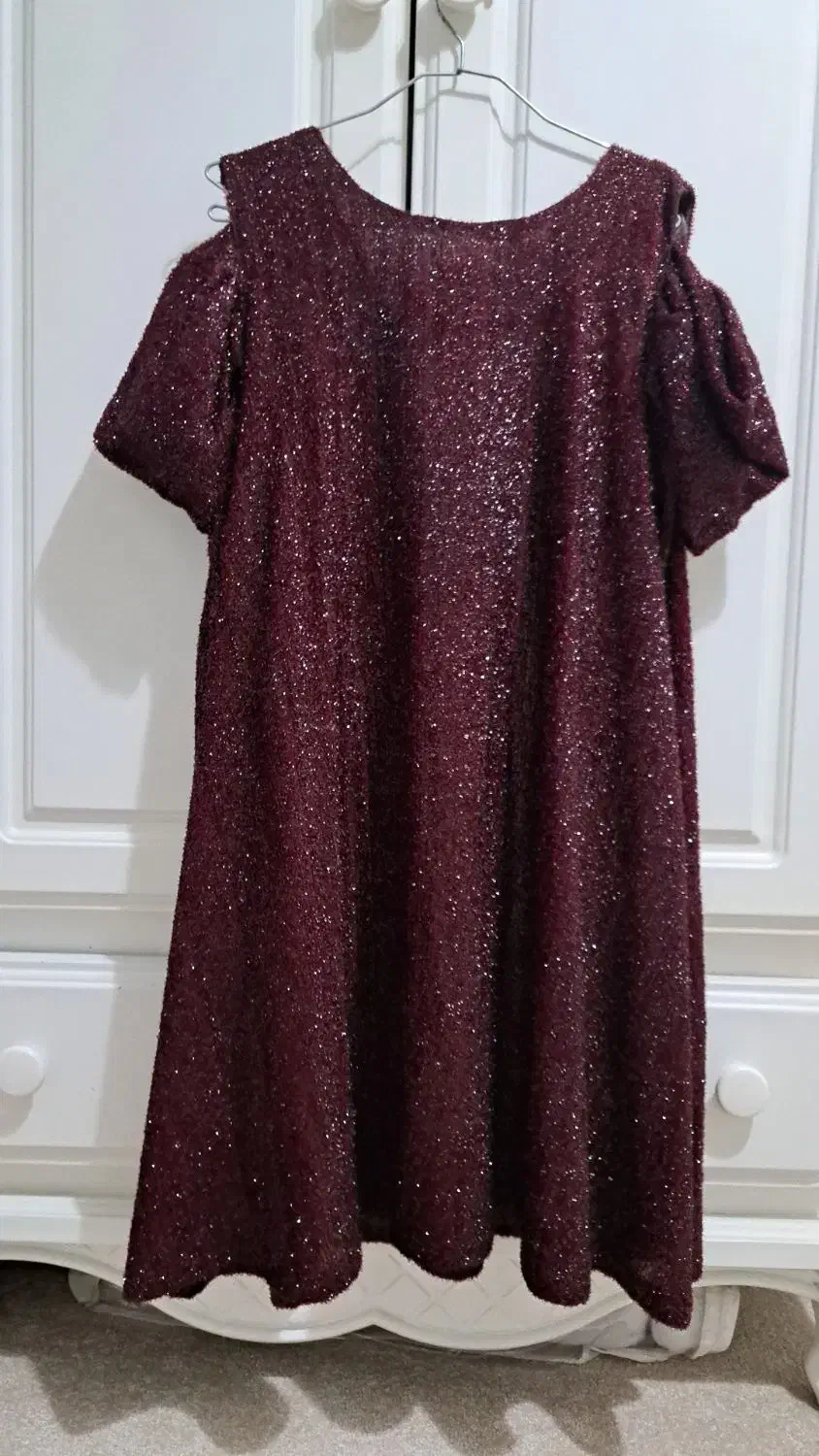 لباس مجلسی|لباس|فردیس, منظریه|دیوار