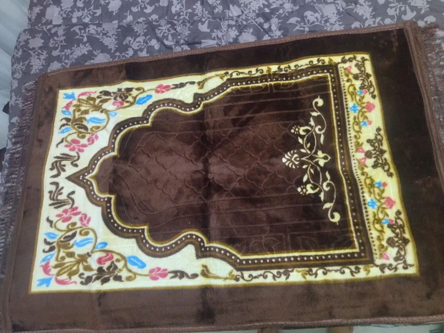 دوعدد سجاده نو نو اصلا استفاده نشده|صنایع دستی و سایر لوازم تزئینی|تهران, شهرک امید|دیوار