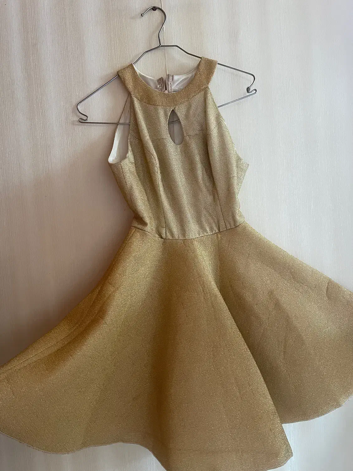 لباس مجلسی|لباس|نور, |دیوار