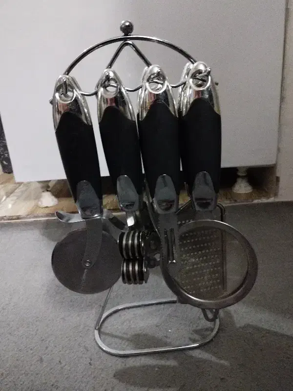 سرویس ابزار و سرویس کفگیرو ملاقه آشپزخانه نو نو|ظروف پخت‌وپز|قم, نیروگاه|دیوار