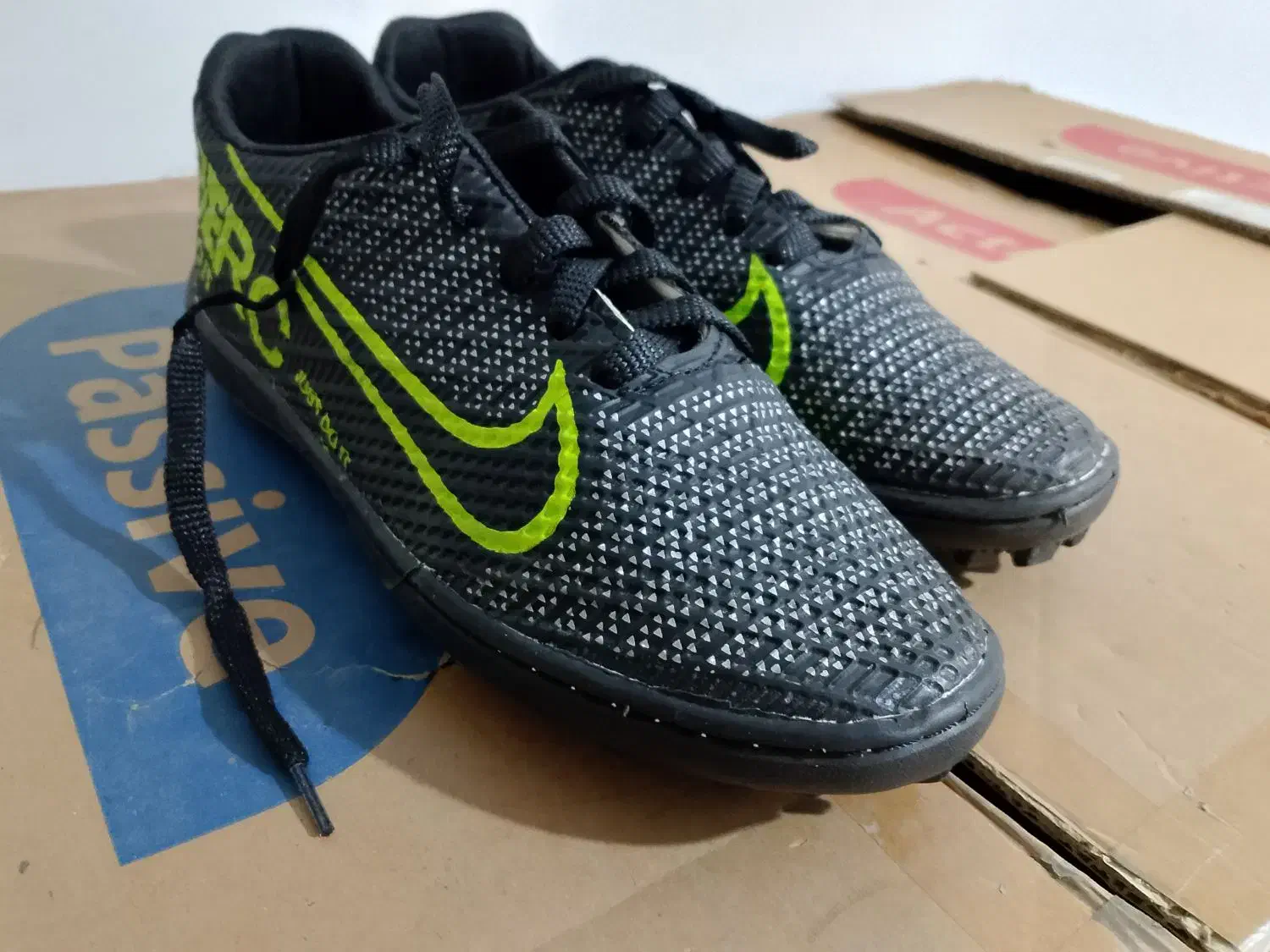 کفش ورزشی چمنی ریز نو|کیف، کفش، کمربند|آستارا, |دیوار