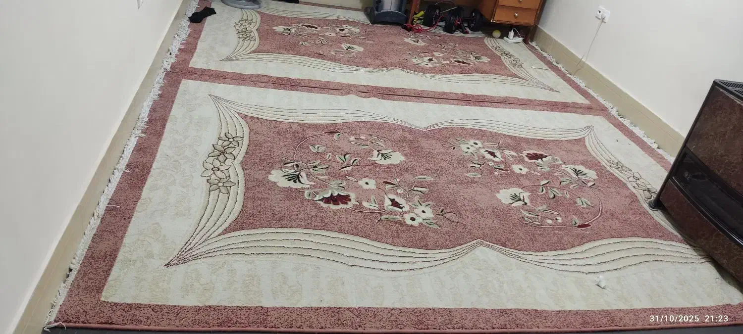 دو عدد فرش ۶ متری|فرش|صدرا-فارس, فاز ۱|دیوار