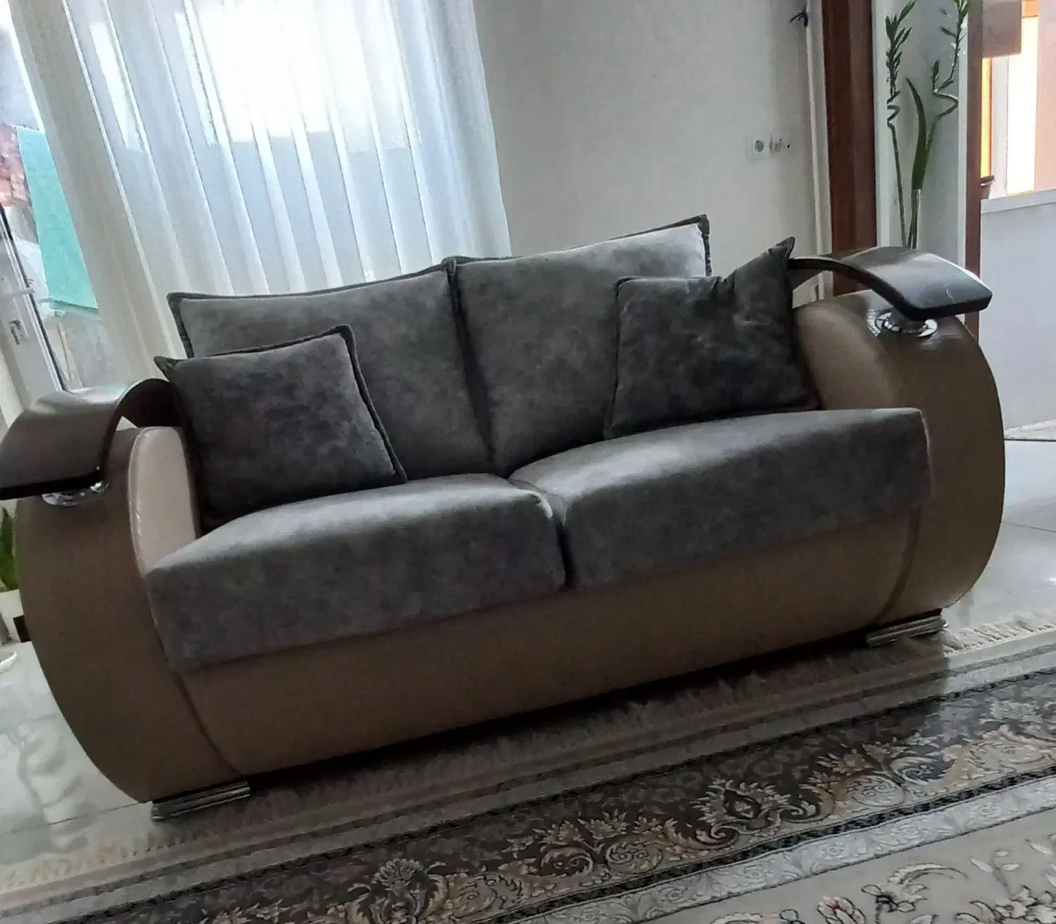 مبل ۷ نفره چرم و پارچه|مبلمان خانگی و میز عسلی|اهواز, کوروش|دیوار