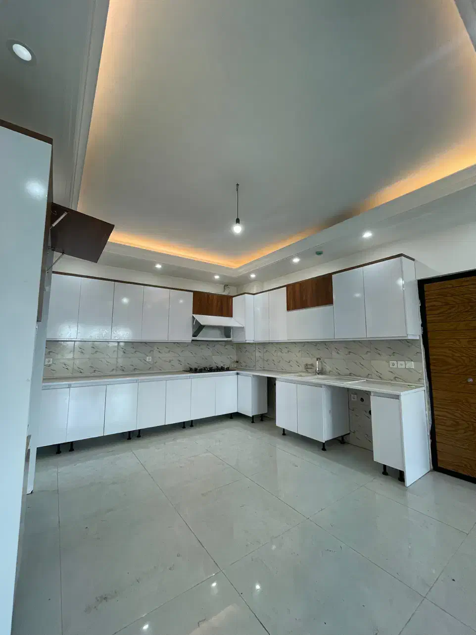 اپارتمان ۱۱۰ متری/تنکابن/شهرک کریم اباد|فروش آپارتمان|تنکابن, |دیوار